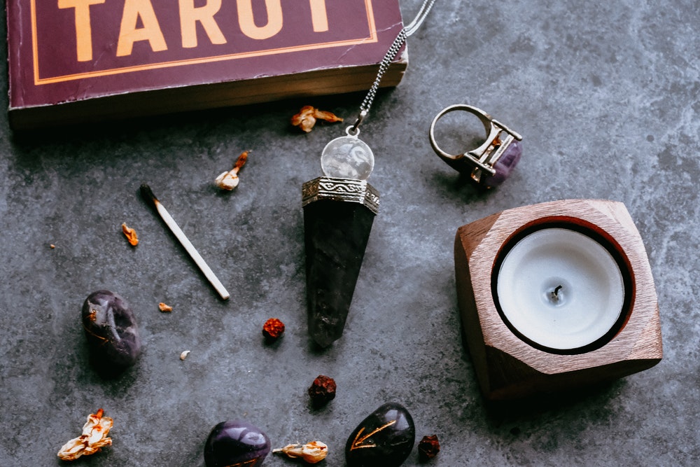 Un peu de witch sur le blogue introduction au tarot